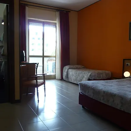 Отель Naxos 2*